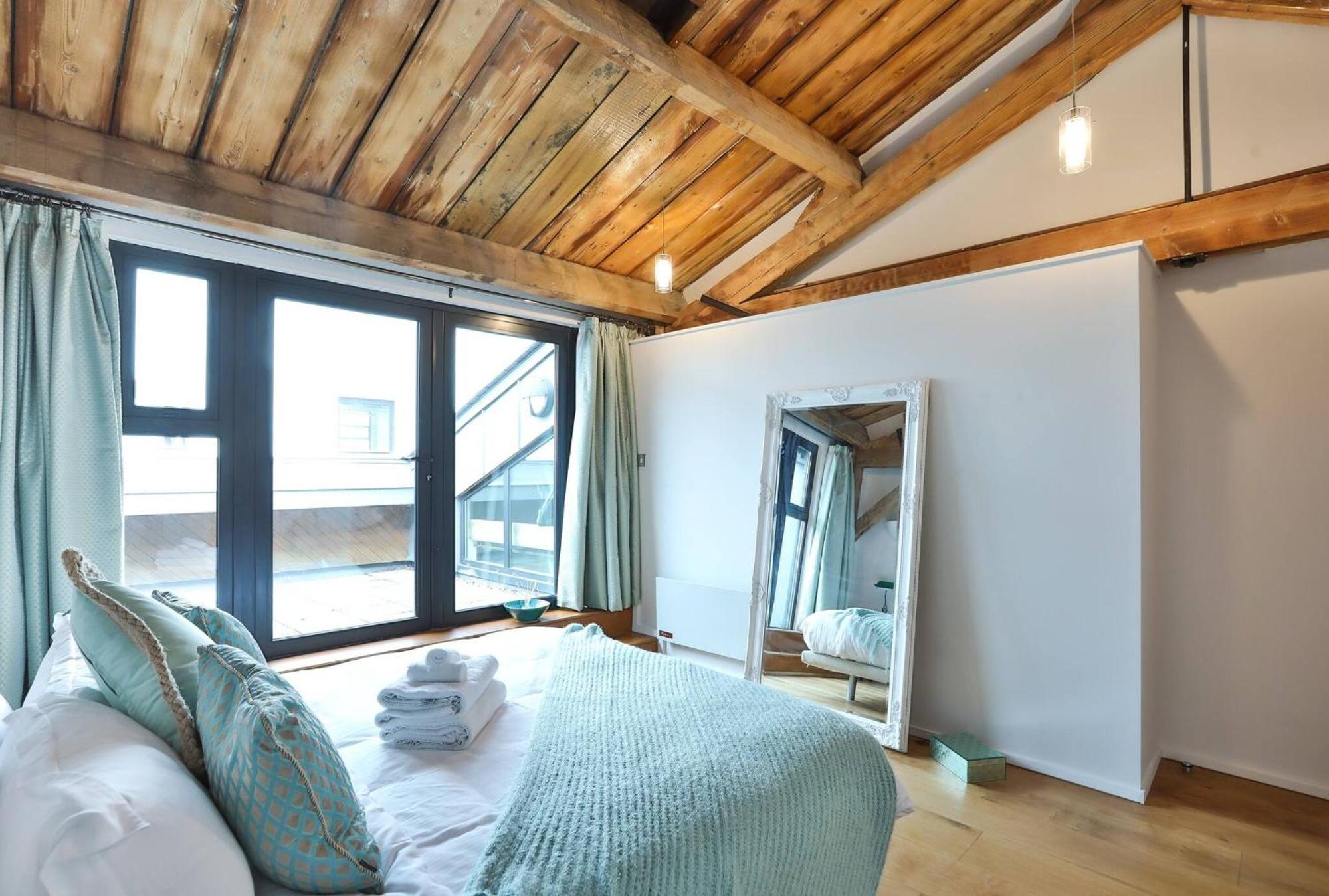 Wild Roses Serviced Apartments - Excel Warehouse 1 ลอนดอน ภายนอก รูปภาพ